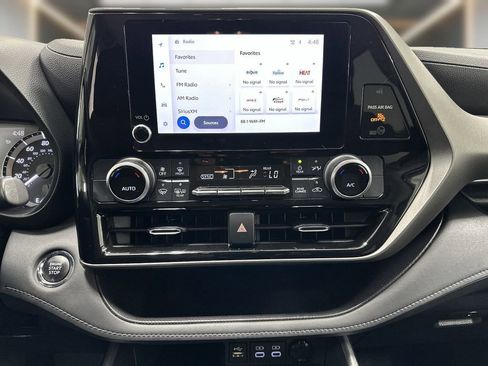 Used 2023 Toyota Highlander LE FWD image 18
