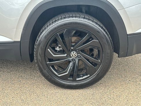 Used 2023 Volkswagen Atlas SE image 37