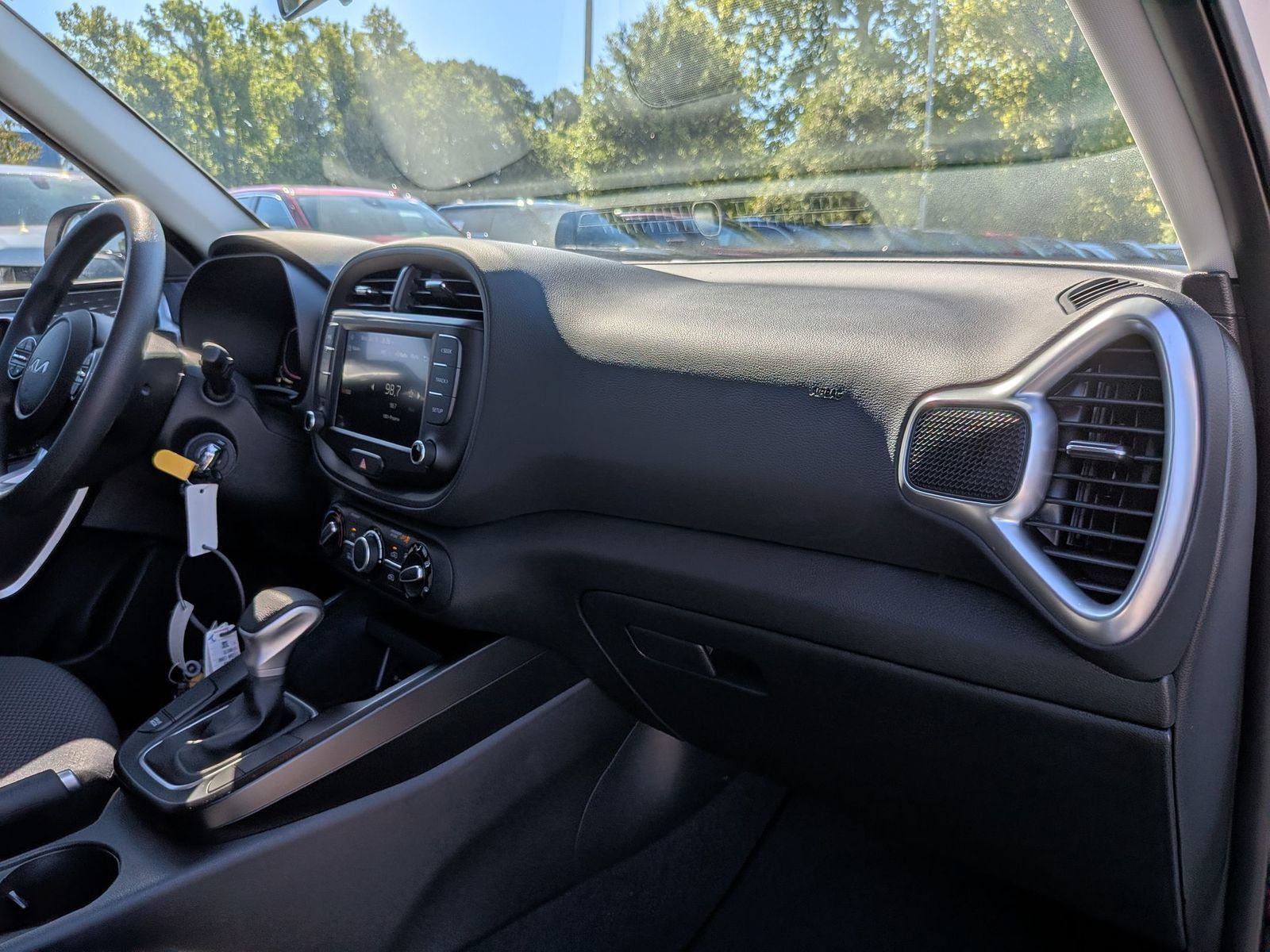 Used 2025 Kia Soul LX FWD image 37