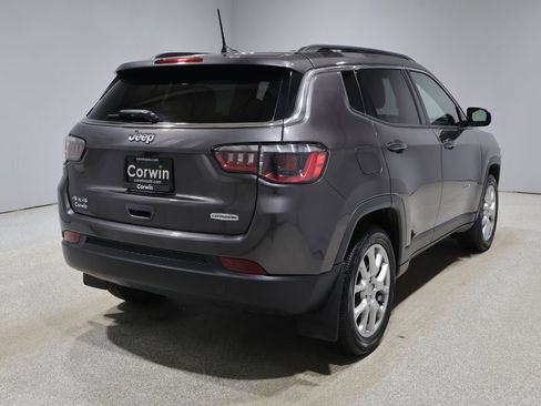 Used 2023 Jeep Compass Latitude image 2