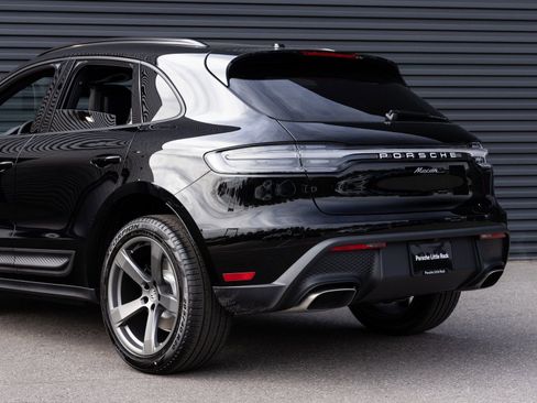 Certified 2026 Porsche Macan AWD/4WD image 11