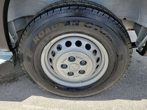 Used 2025 RAM ProMaster 2500 w/ U-Haul Equipment Group FWD image 9