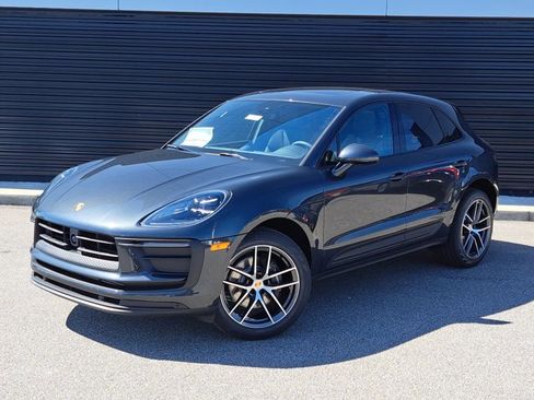 Used 2025 Porsche Macan image 1