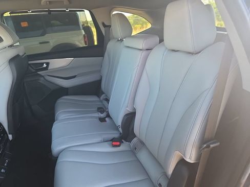Used 2023 Acura MDX SH-AWD w/ Technology Package image 4