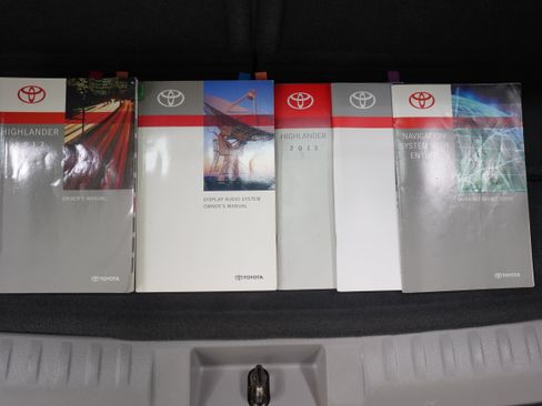 Used 2013 Toyota Highlander Limited FWD image 27