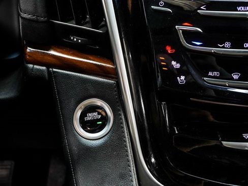 Used 2019 Cadillac Escalade Luxury image 23