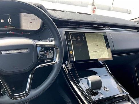 New 2025 Land Rover Range Rover Sport Dynamic SE image 6