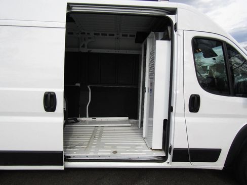 Used 2024 RAM ProMaster 2500 w/ Convenience Group image 23