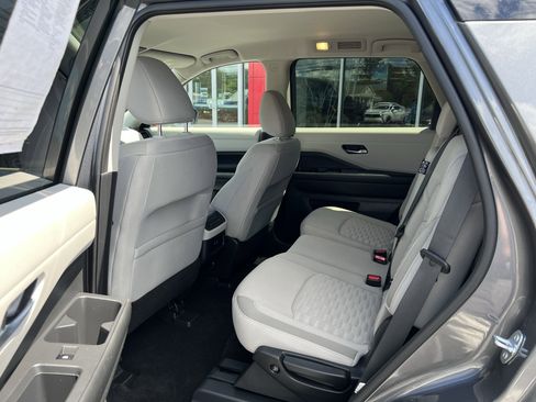 Used 2022 Nissan Pathfinder SV image 7