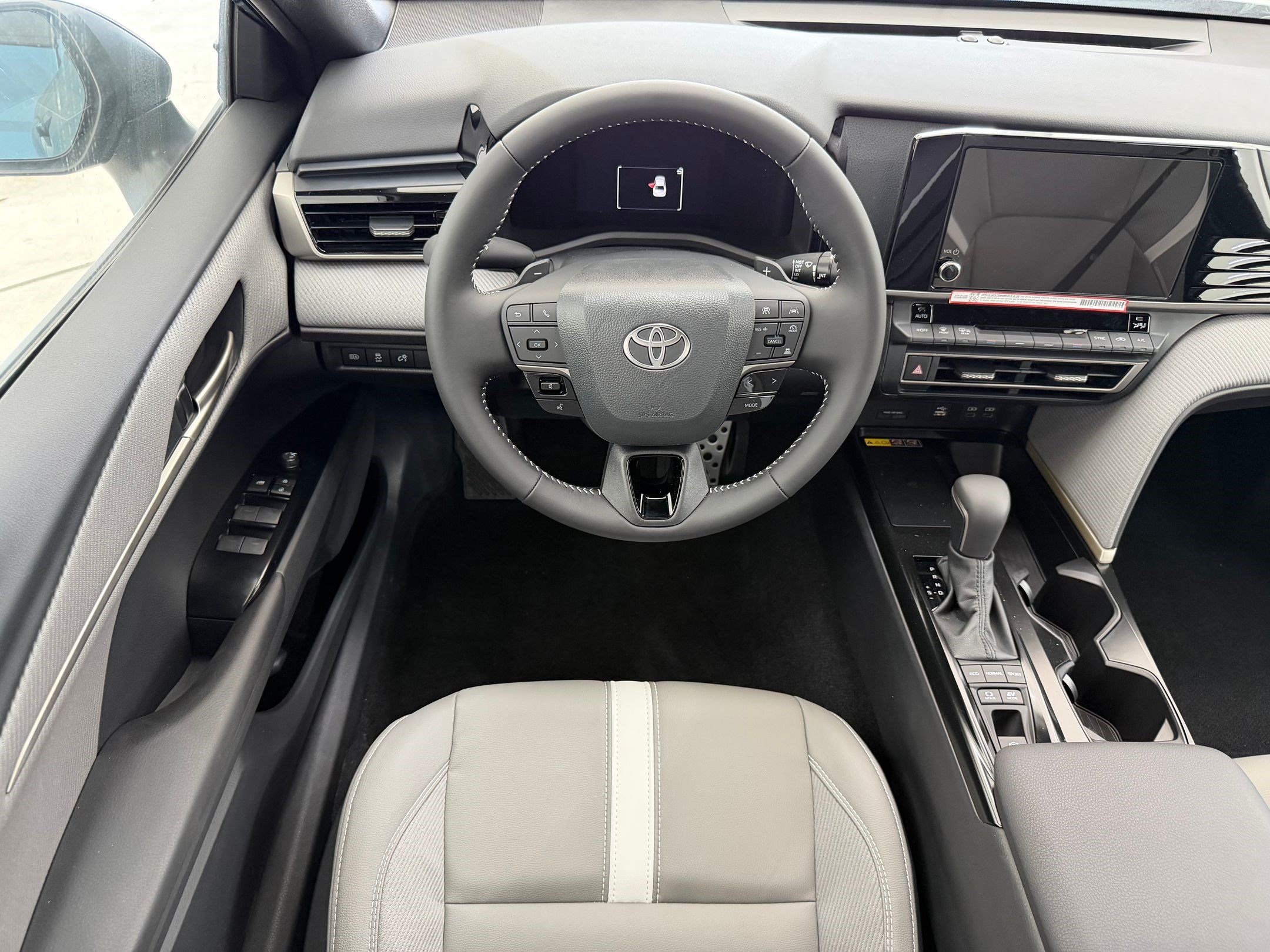 Used 2026 Toyota Camry SE w/ Convenience Package FWD image 27