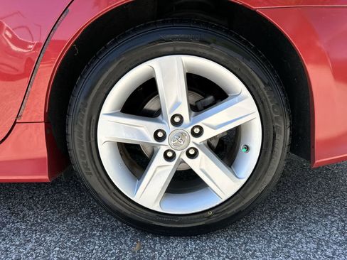 Used 2012 Toyota Camry SE image 5