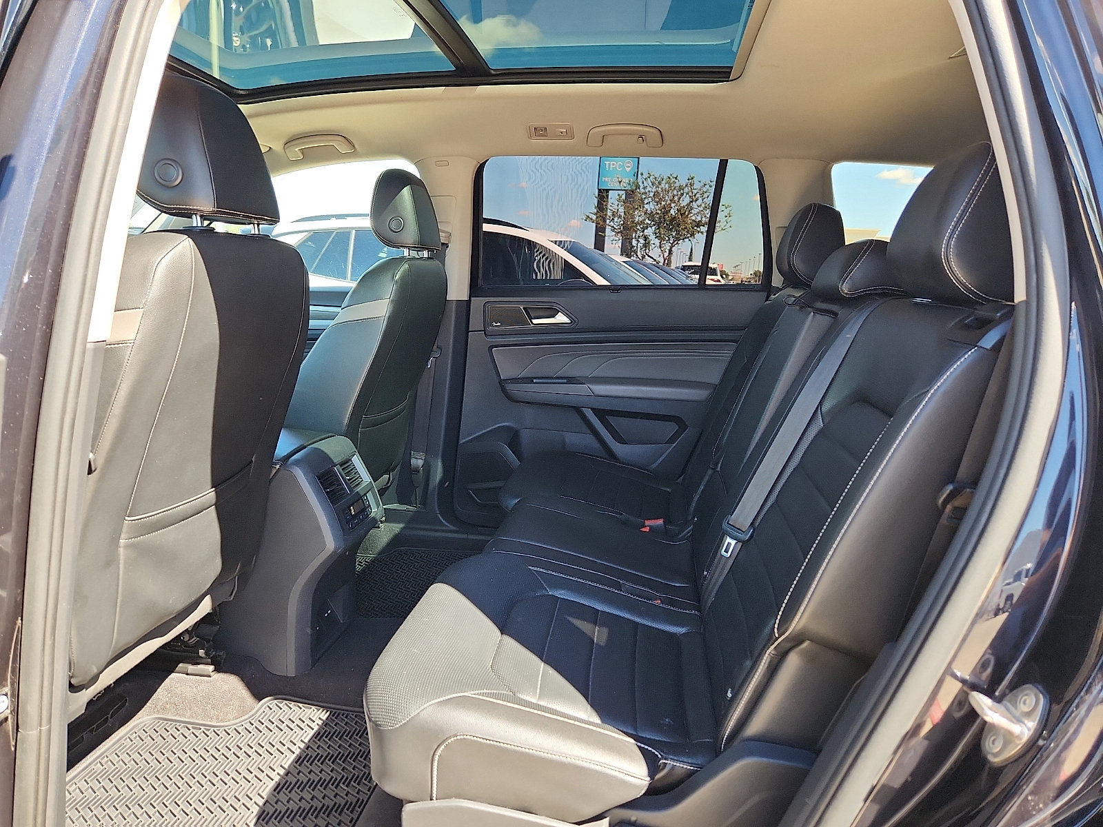 Used 2021 Volkswagen Atlas SEL Premium w/ MDO Package (Bench Seat) AWD/4WD image 11