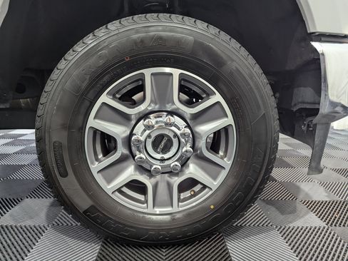 Used 2025 Ford F250 XLT AWD/4WD image 6