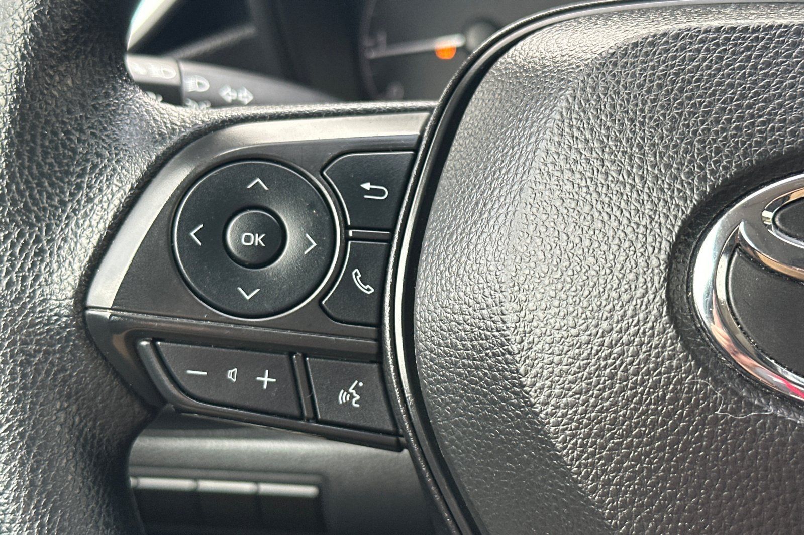 Used 2024 Toyota Corolla LE FWD image 34