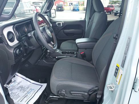 Used 2024 Jeep Wrangler Unlimited Sport AWD/4WD image 13