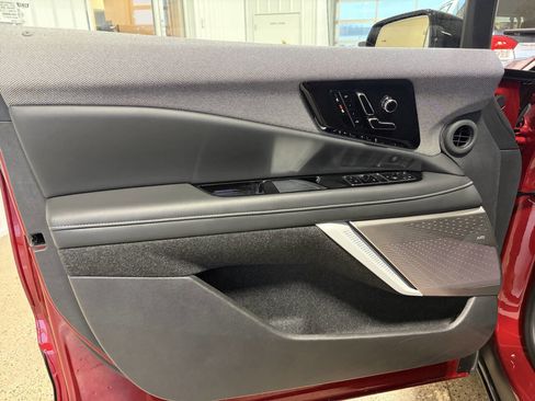 Used 2025 Cadillac Optiq Luxury 1 w/ LPO, Floor Liner Package image 24