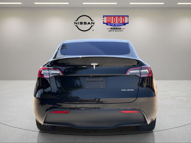 Used 2022 Tesla Model Y Long Range AWD/4WD image 3
