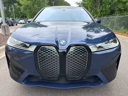 Used 2023 BMW iX xDrive50 w/ Premium Package AWD/4WD image 9