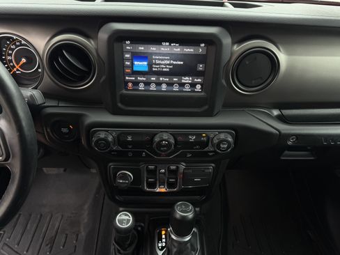 Used 2018 Jeep Wrangler Unlimited Sport S image 17