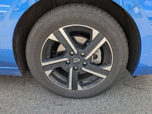 Used 2024 Nissan Sentra SV FWD image 11