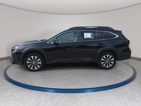 Used 2025 Subaru Outback Limited AWD/4WD image 5