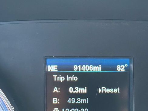 Used 2014 Chrysler 300 C AWD/4WD image 36