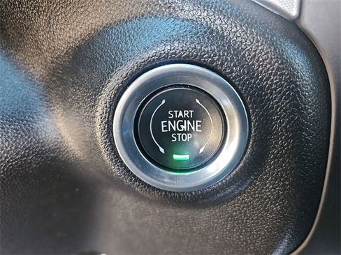 Used 2021 GMC Sierra 2500 SLT w/ SLT Preferred Package image 17