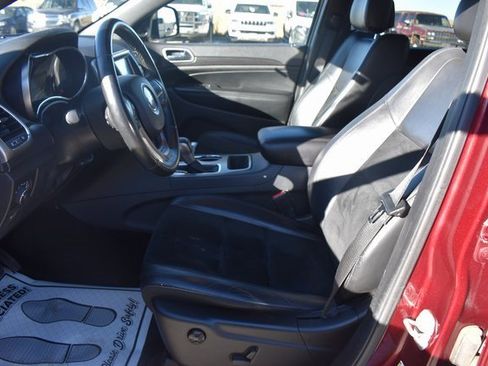 Used 2018 Jeep Grand Cherokee Altitude image 14