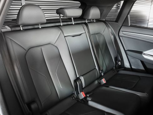 New 2025 Audi Q3 2.0T Premium image 11