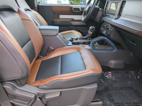 Used 2023 Ford Bronco Outer Banks AWD/4WD image 17