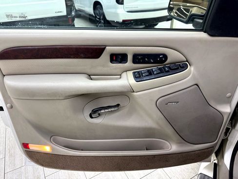 Used 2005 Cadillac Escalade AWD image 15