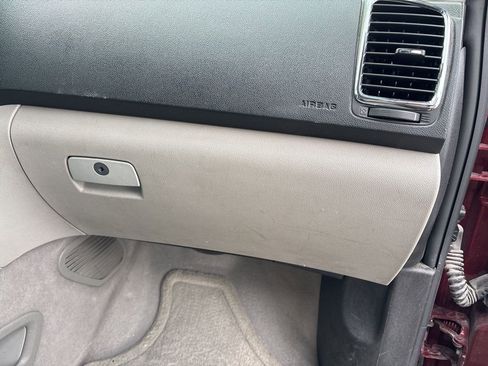 Used 2010 GMC Acadia SLE image 18