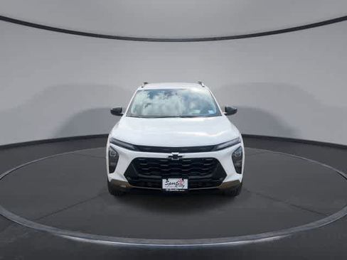 Used 2025 Chevrolet Trax ACTIV image 3