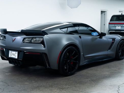 Used 2016 Chevrolet Corvette Z06 w/ 2LZ Preferred Equipment Group image 6