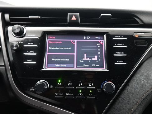 Used 2019 Toyota Camry LE FWD image 19