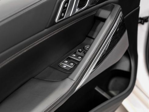 Used 2024 BMW X6 M60i w/ M Sport Professional Package image 39