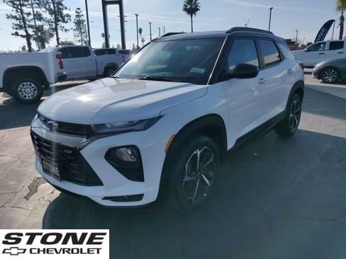 Certified 2023 Chevrolet TrailBlazer RS w/ Sun and Liftgate Package image 5