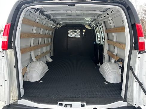 Used 2024 GMC Savana 2500 w/ Driver Convenience Package image 13