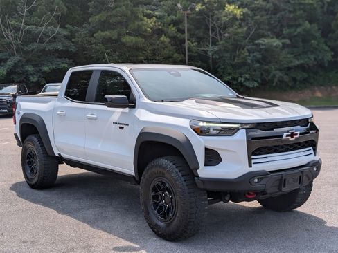 Used 2024 Chevrolet Colorado ZR2 w/ ZR2 Bison Edition AWD/4WD image 11