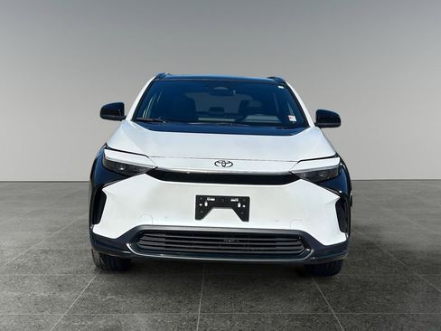 Used 2024 Toyota bZ4X XLE w/ Weather Package image 2