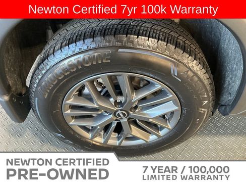 Used 2025 Nissan Rogue S FWD image 38
