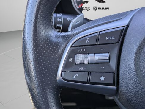 Used 2023 Genesis G70 2.0T image 29