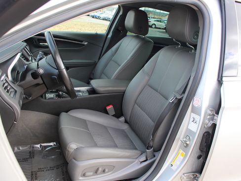 Used 2018 Chevrolet Impala LT image 16