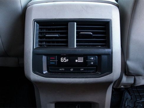 Used 2019 Volkswagen Atlas SE w/ Towing Package image 31