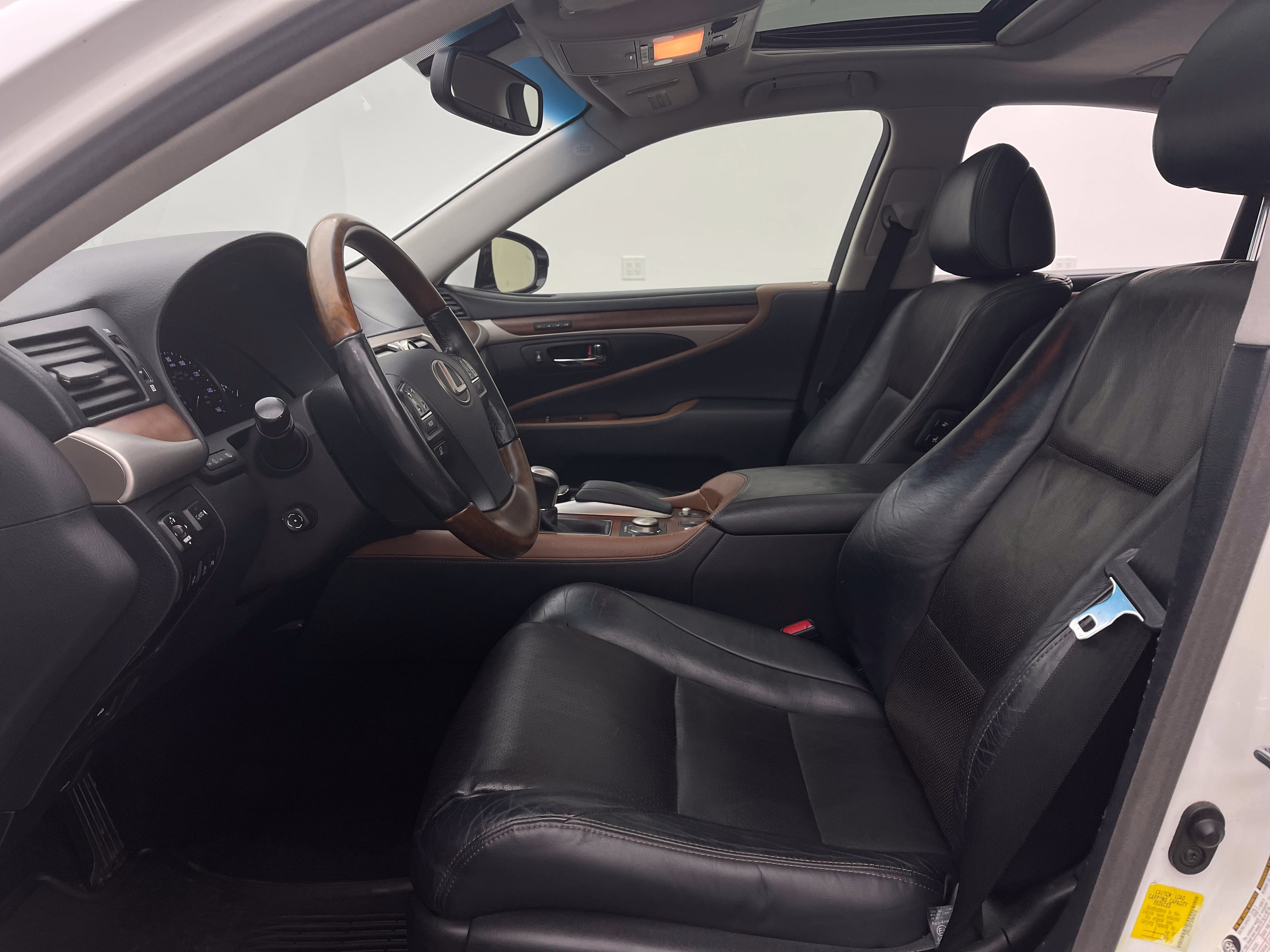 Used 2013 Lexus LS 460 AWD w/ Comfort Pkg image 20