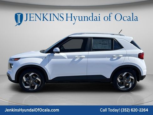 New 2025 Hyundai Venue SEL FWD image 7