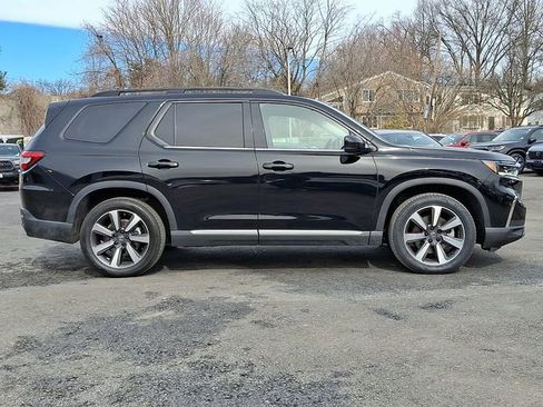Used 2025 Honda Pilot Elite image 7