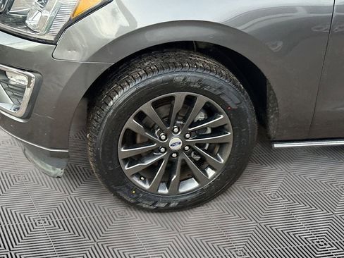 Used 2020 Ford Expedition Limited image 35