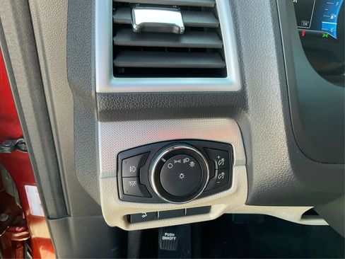 Used 2014 Ford Explorer XLT w/ Equipment Group 201A FWD image 17
