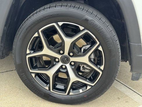 Certified 2025 Jeep Compass Limited image 33